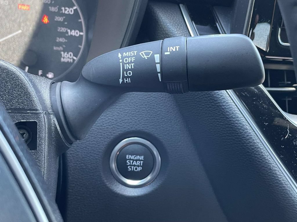 Used 2025 Toyota Corolla SE FWD image 30