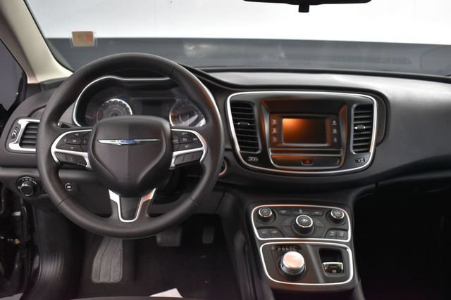 Used 2015 Chrysler 200 Limited FWD image 8