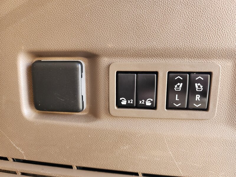 Used 2023 GMC Yukon Denali w/ LPO, Floor Liner Package RWD image 17