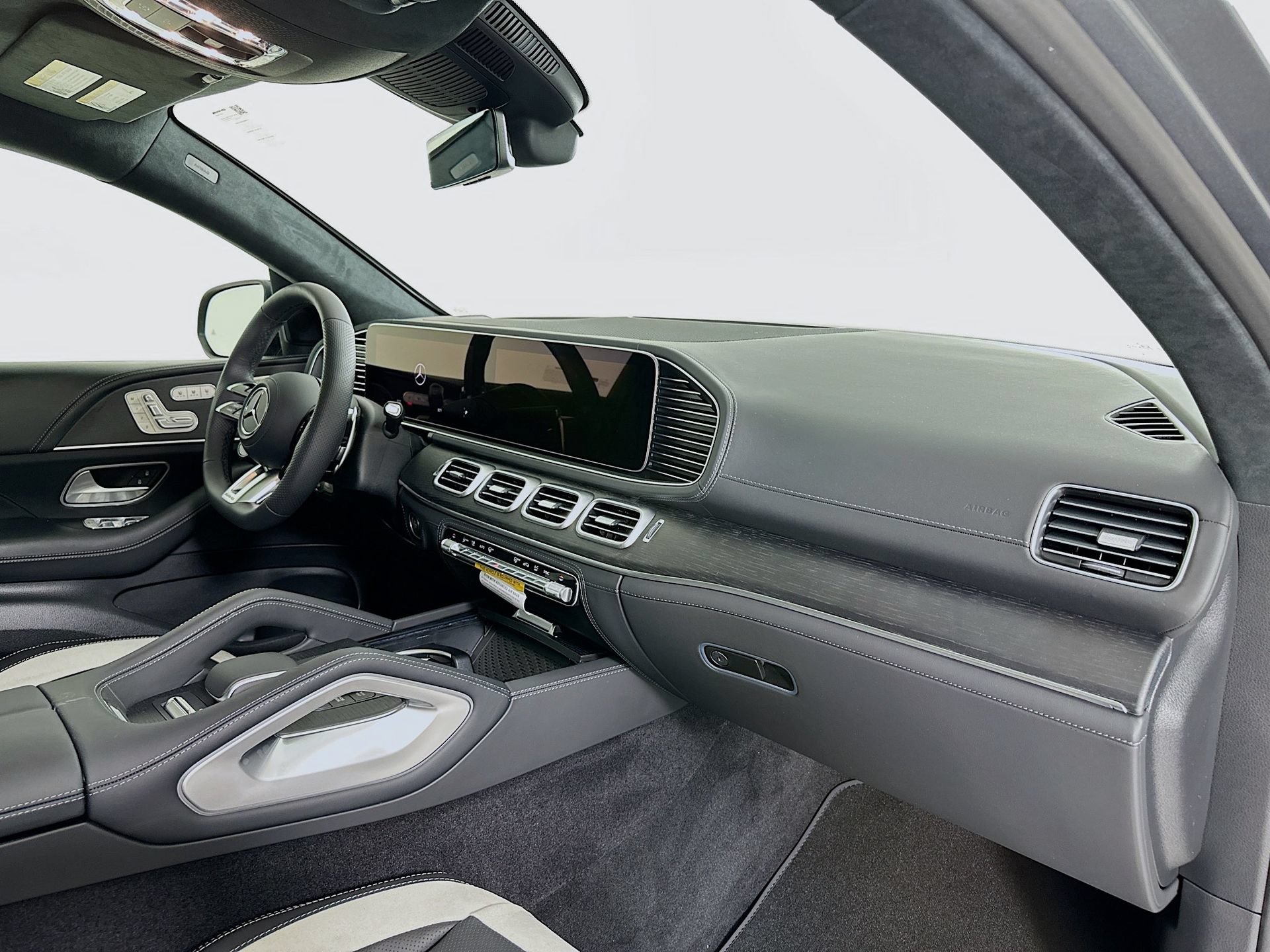 New 2026 Mercedes-Benz GLE 63 AMG S image 32