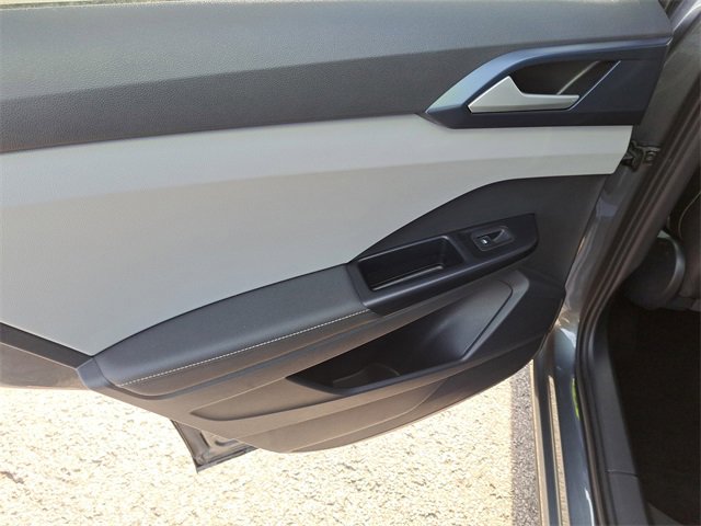 Used 2024 Volkswagen Taos SE image 10