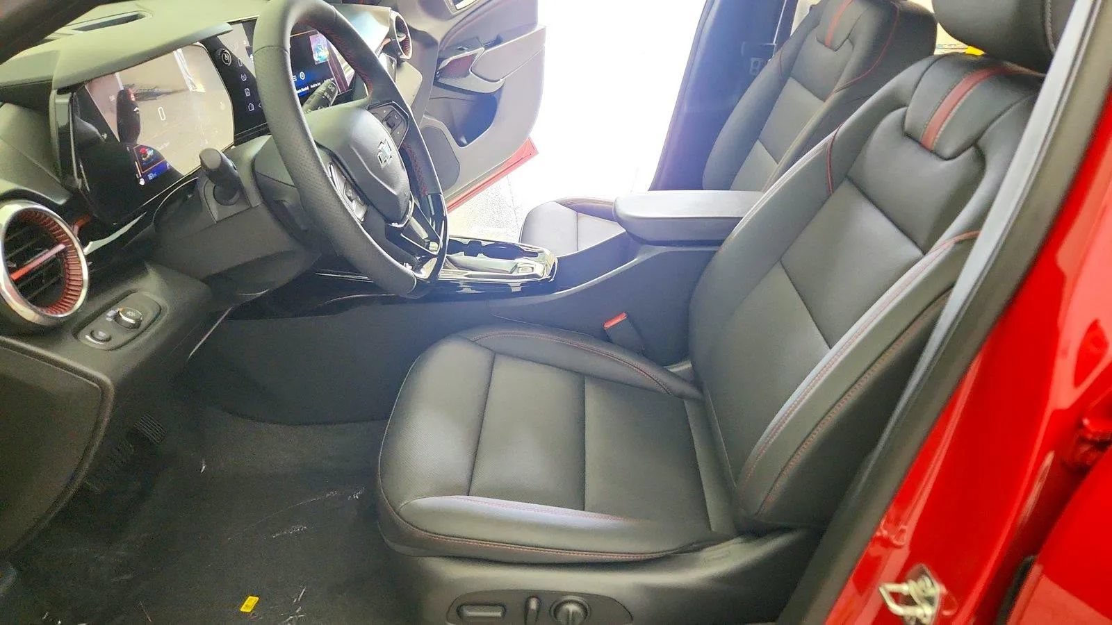 New 2026 Chevrolet Trax RS w/ Driver Confidence Package FWD image 21