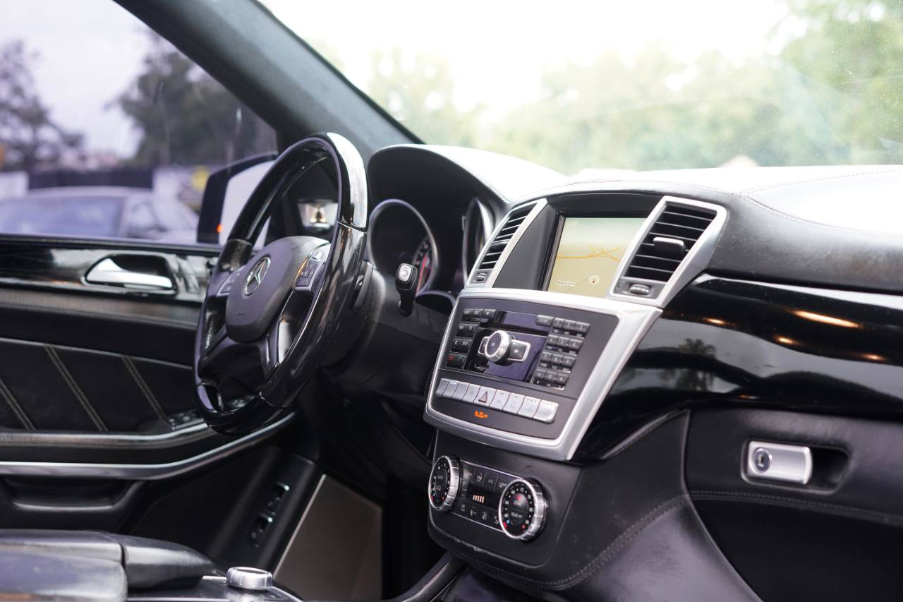 Used 2014 Mercedes-Benz GL 63 AMG 4MATIC image 13