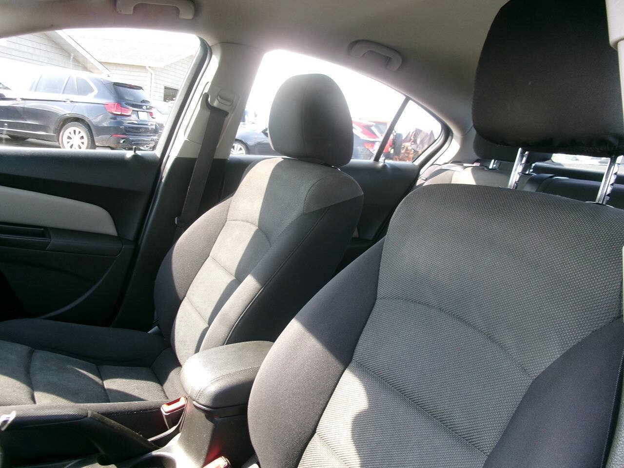 Used 2014 Chevrolet Cruze LS FWD image 13