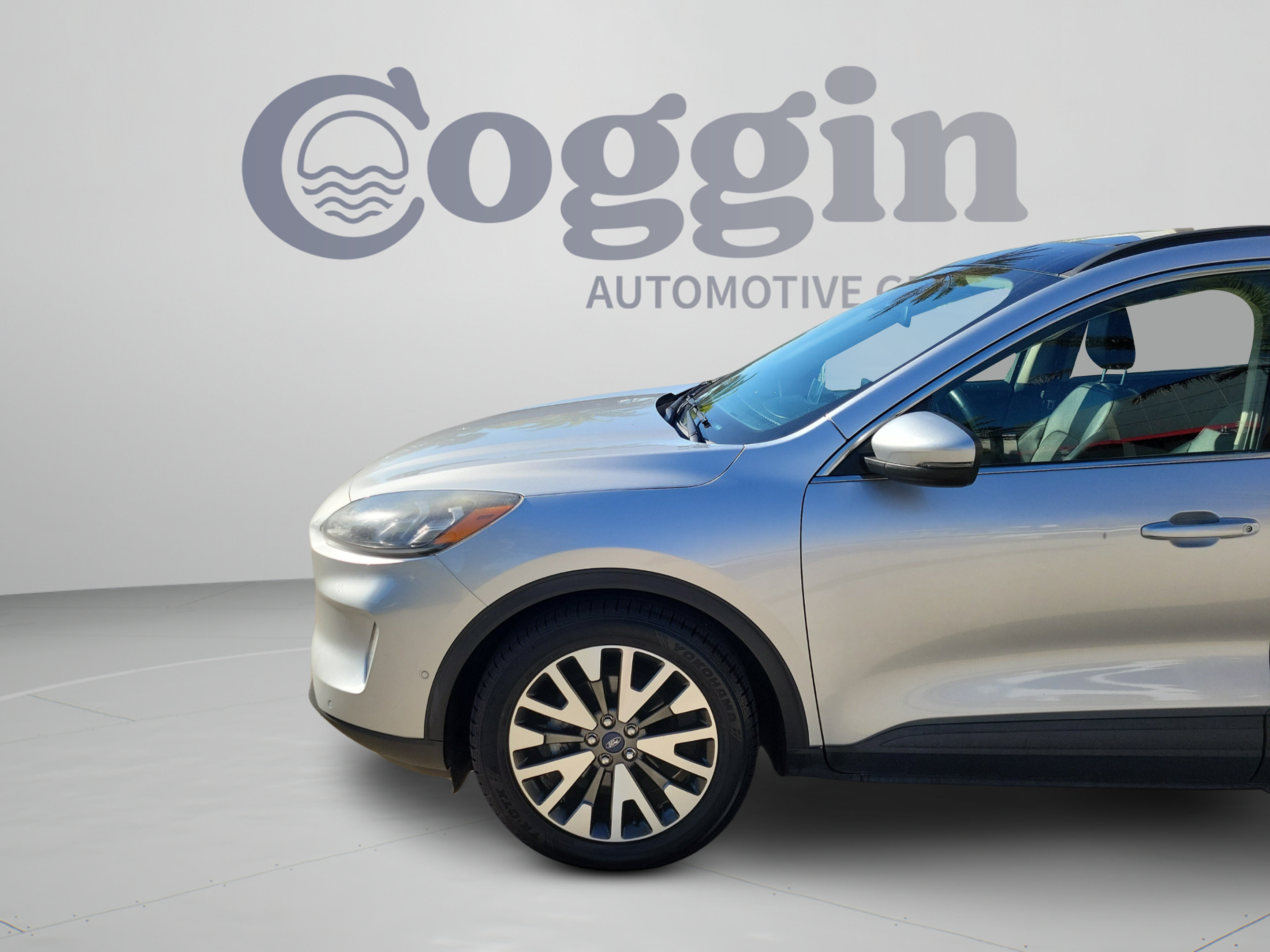 Used 2020 Ford Escape Titanium FWD image 29