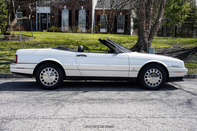 Used 1993 Cadillac Allante FWD image 7