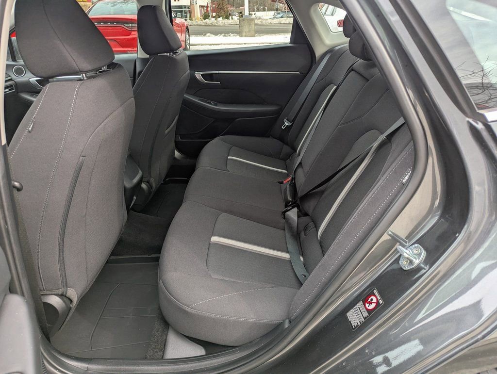 Used 2022 Hyundai Sonata SEL w/ Winter Weather Package image 15