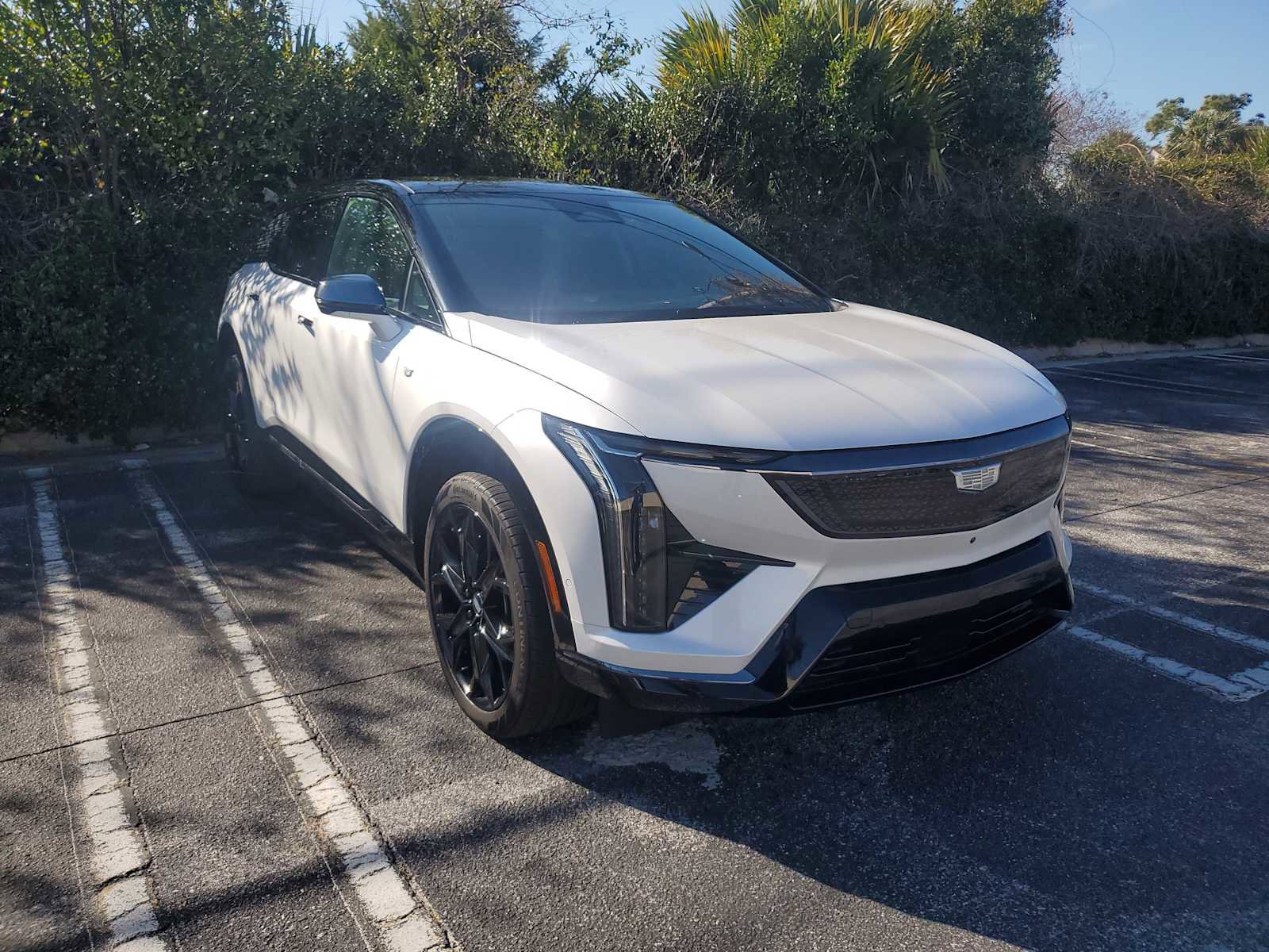 New 2025 Cadillac Optiq Sport 2 w/ LPO, ONYX Package image 7