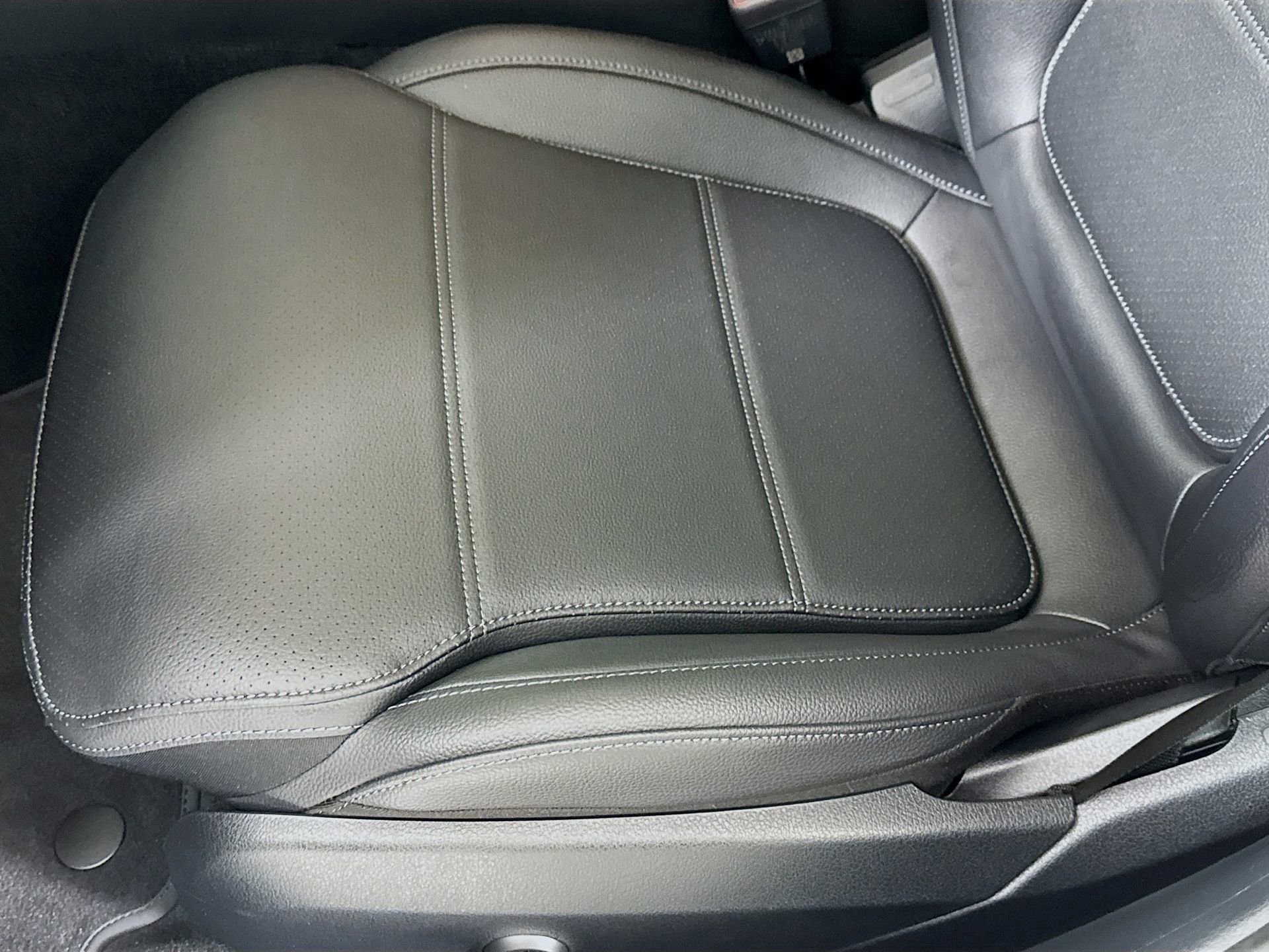 New 2026 Mercedes-Benz C 300 Sedan image 21