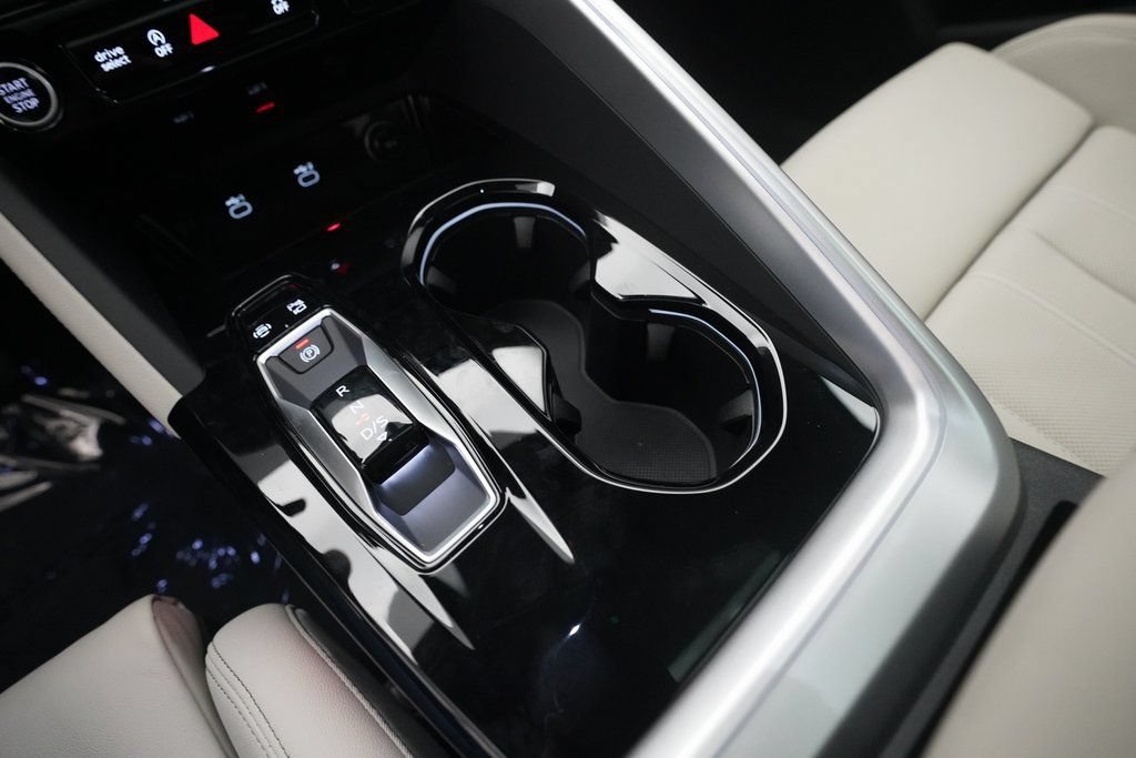Certified 2025 Audi Q5 Premium Plus w/ Premium Plus AWD/4WD image 17