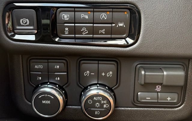 New 2026 GMC Yukon Elevation w/ Elevation Premium Package AWD/4WD image 27