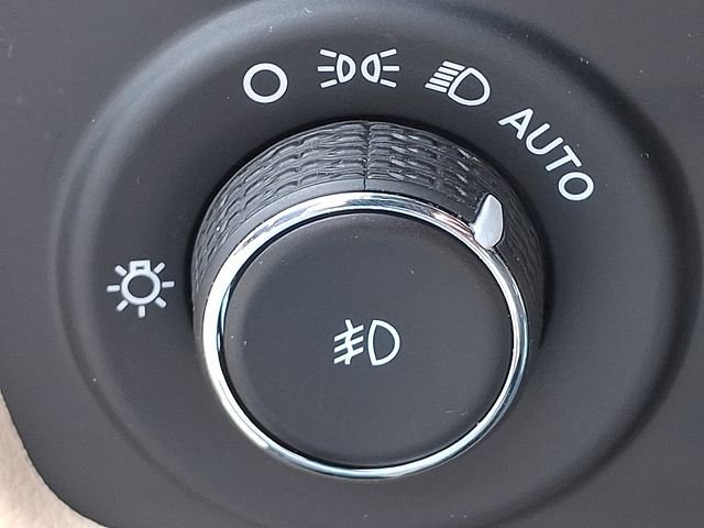 Used 2023 Jeep Grand Cherokee Limited w/ Luxury Tech Group II AWD/4WD image 24