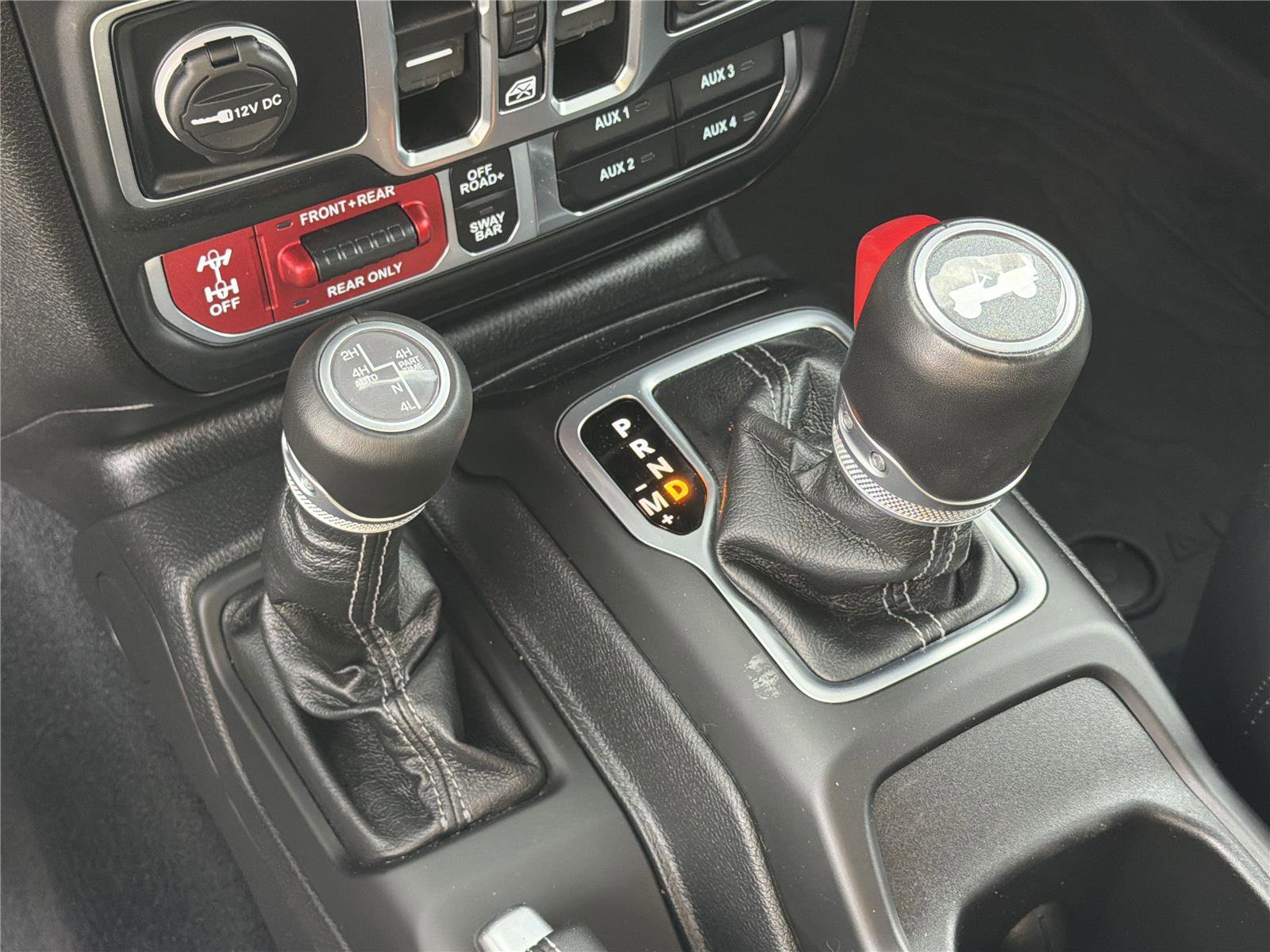 Used 2024 Jeep Wrangler Unlimited Rubicon AWD/4WD image 32