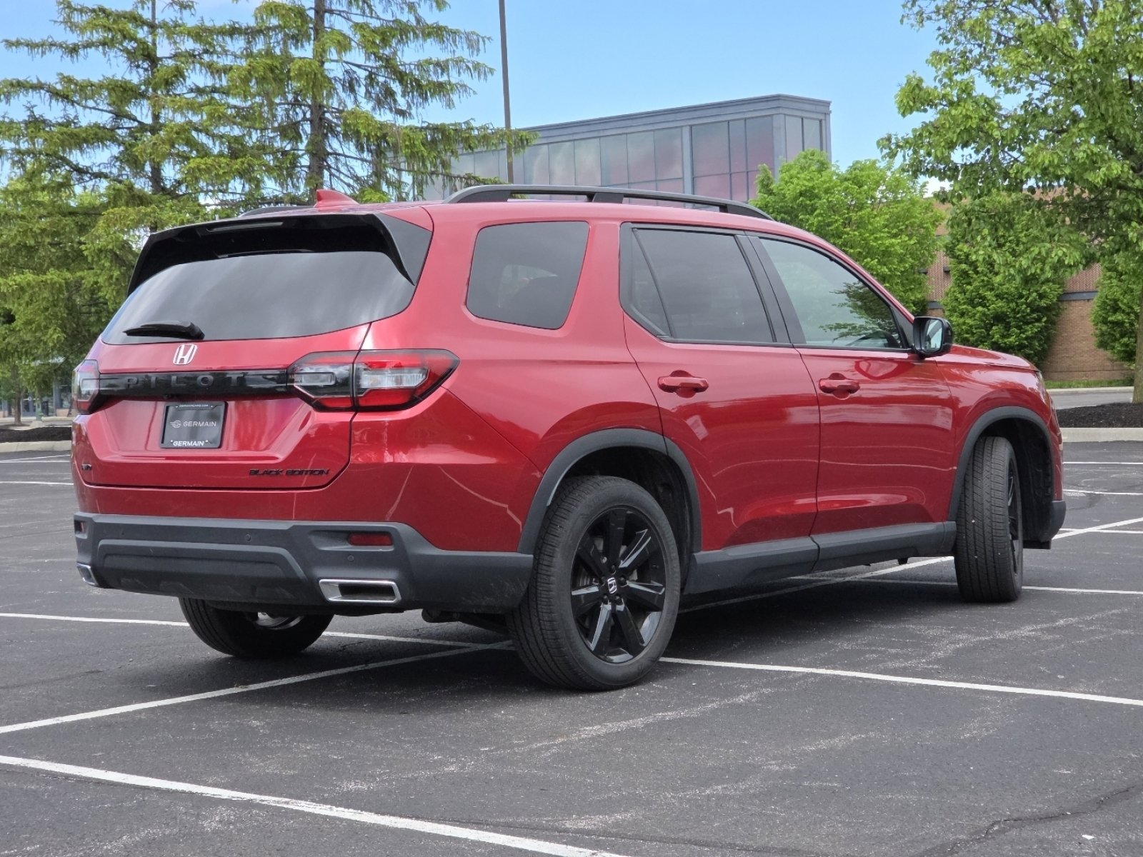 Certified 2025 Honda Pilot Black Edition image 24
