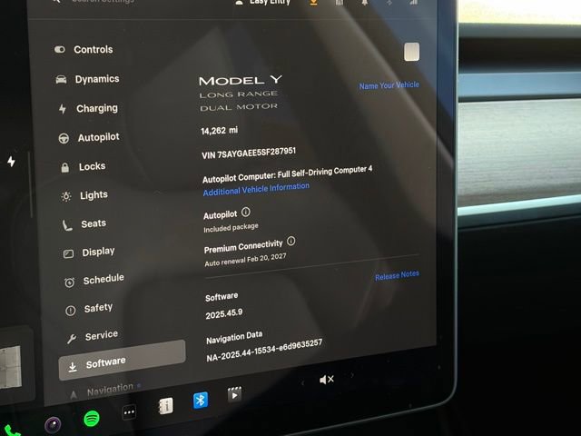 Used 2025 Tesla Model Y Long Range image 19