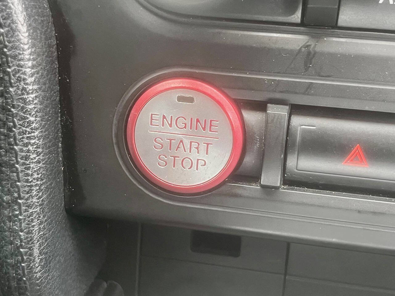 Used 2018 Ford Mustang Coupe image 24