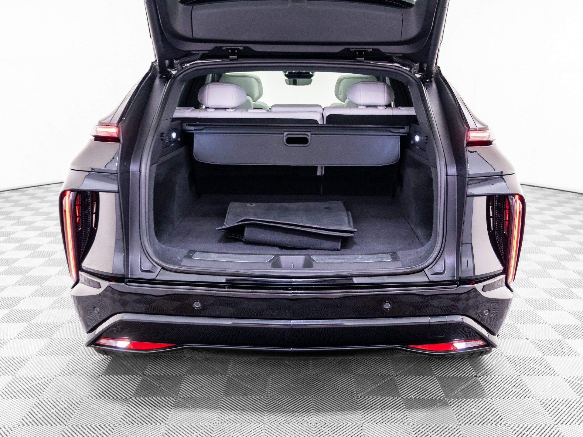 Certified 2024 Cadillac Lyriq Sport image 37