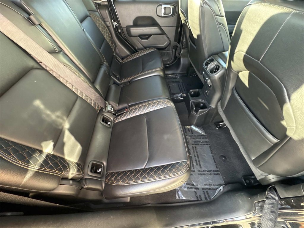 Used 2023 Jeep Gladiator Overland image 15