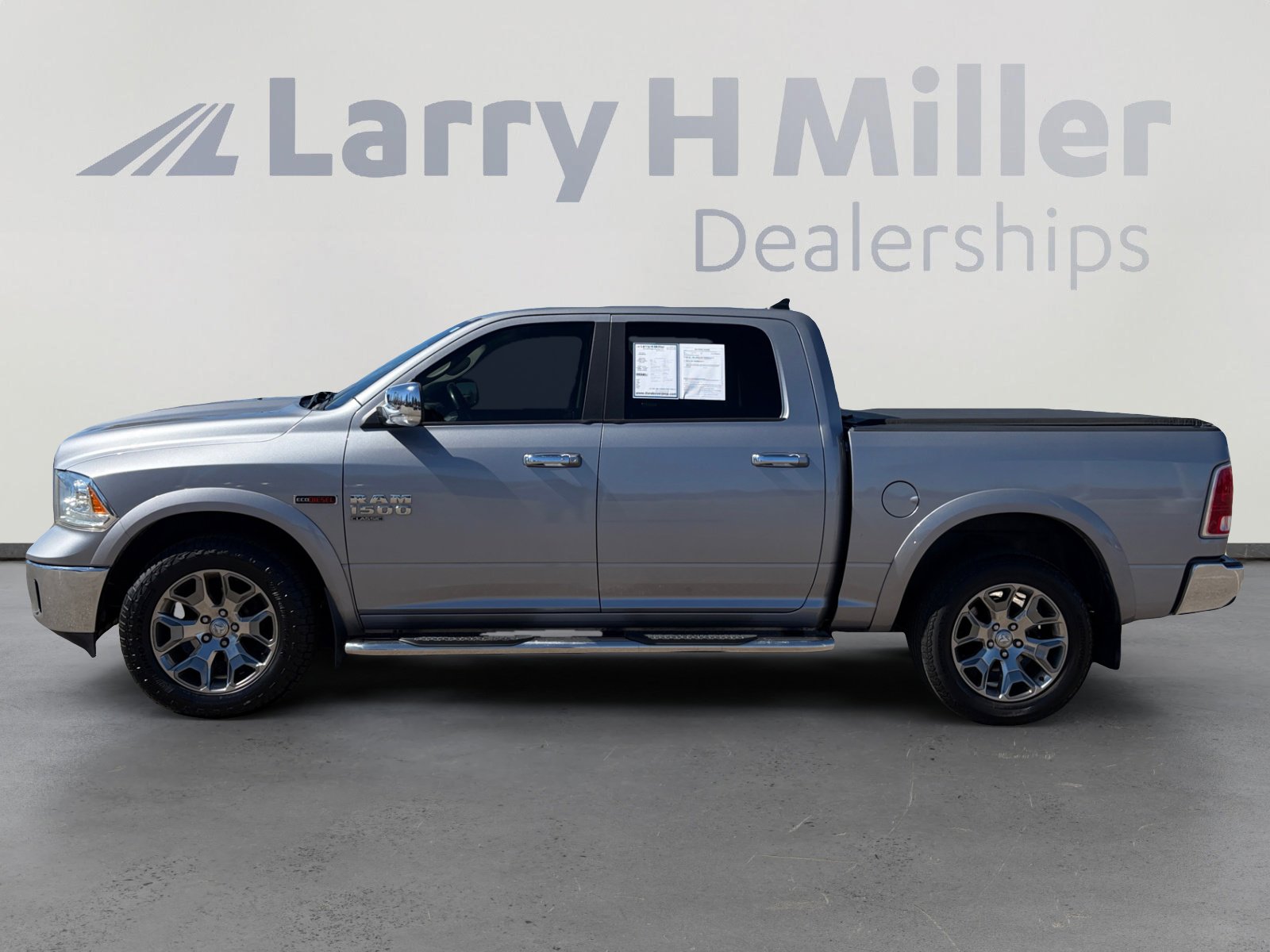 Used 2019 RAM 1500 Laramie w/ Convenience Group AWD/4WD image 3
