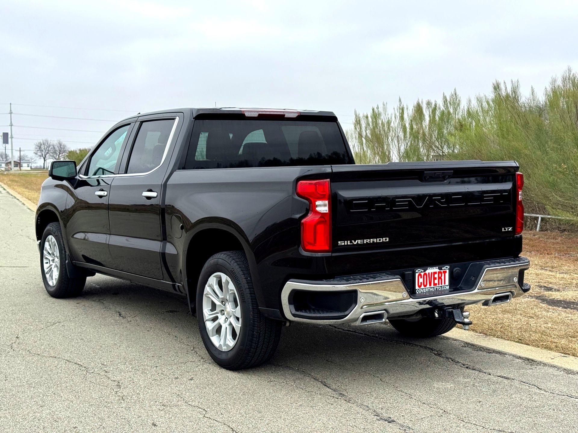 Used 2024 Chevrolet Silverado 1500 LTZ w/ Z71 Off-Road Package image 9