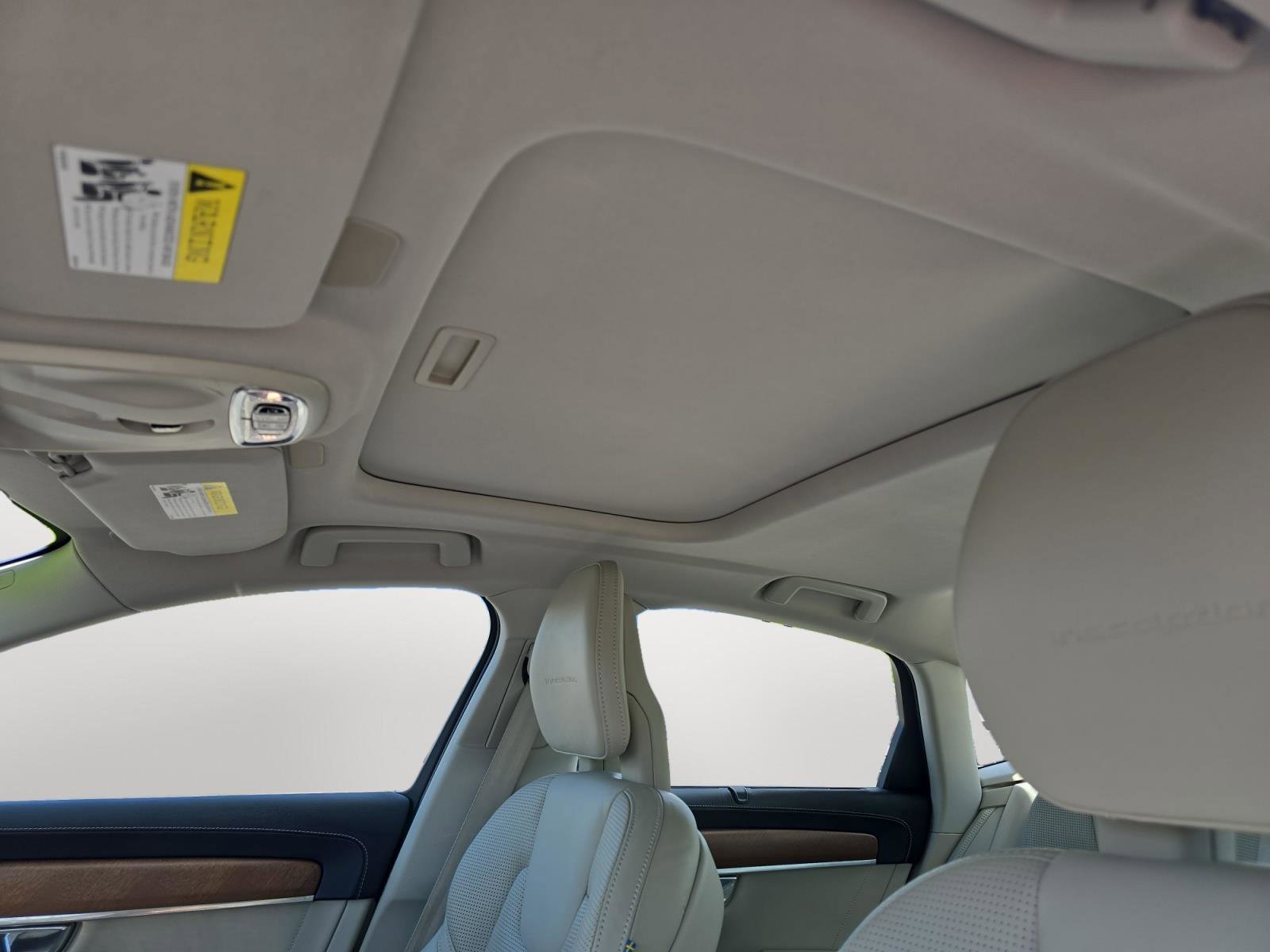 Used 2017 Volvo S90 T6 Inscription w/ Vision Package image 15