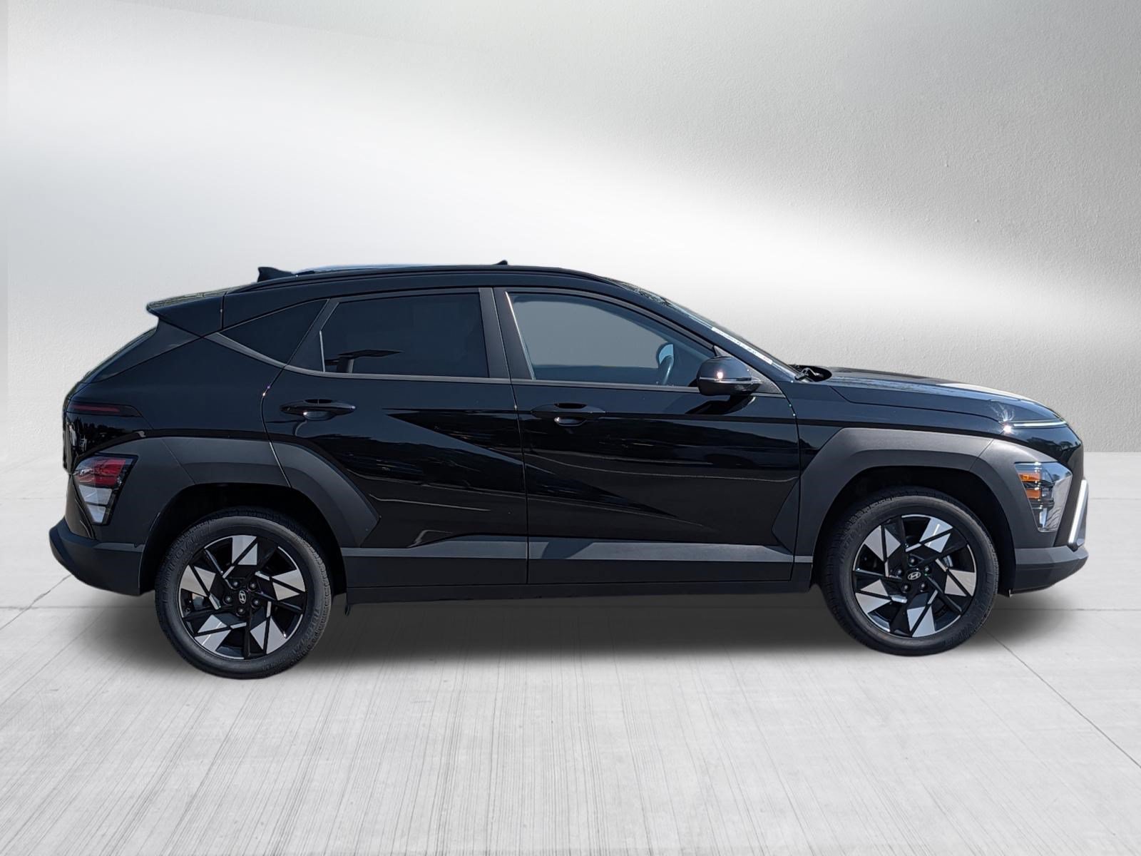 Used 2024 Hyundai Kona SEL AWD/4WD image 8