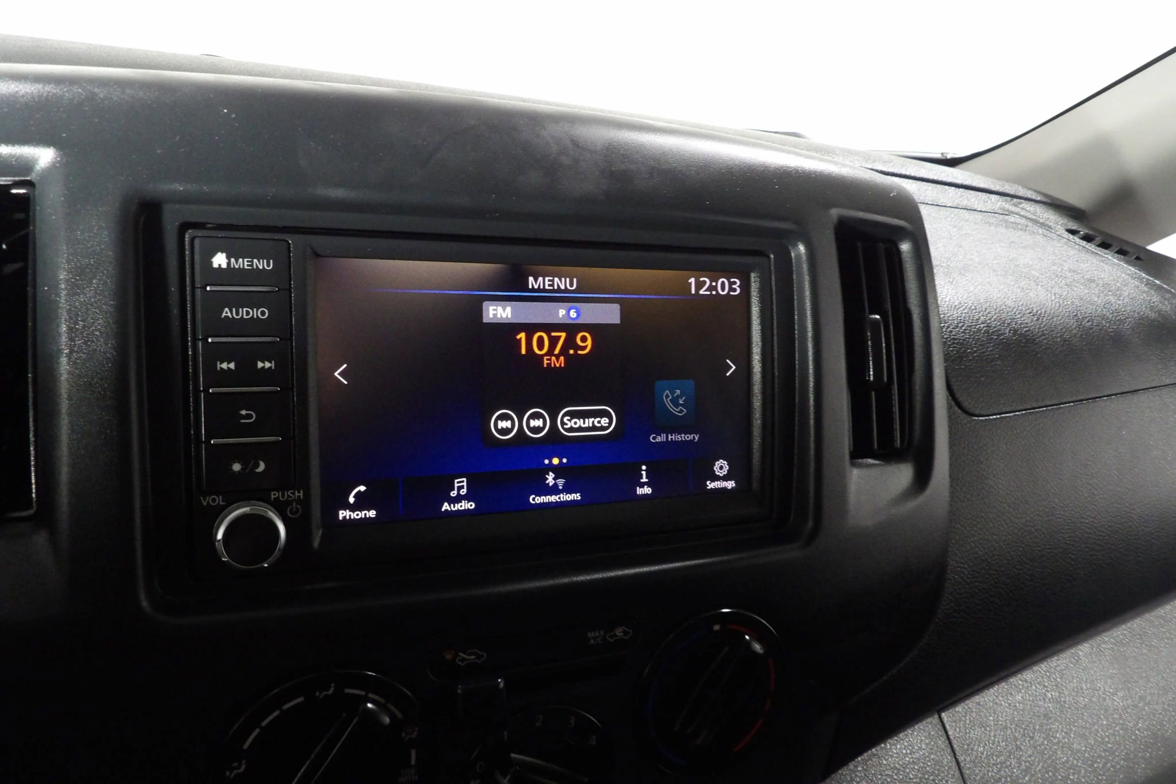 Used 2021 Nissan NV200 SV w/ Back Door Glass Package image 17