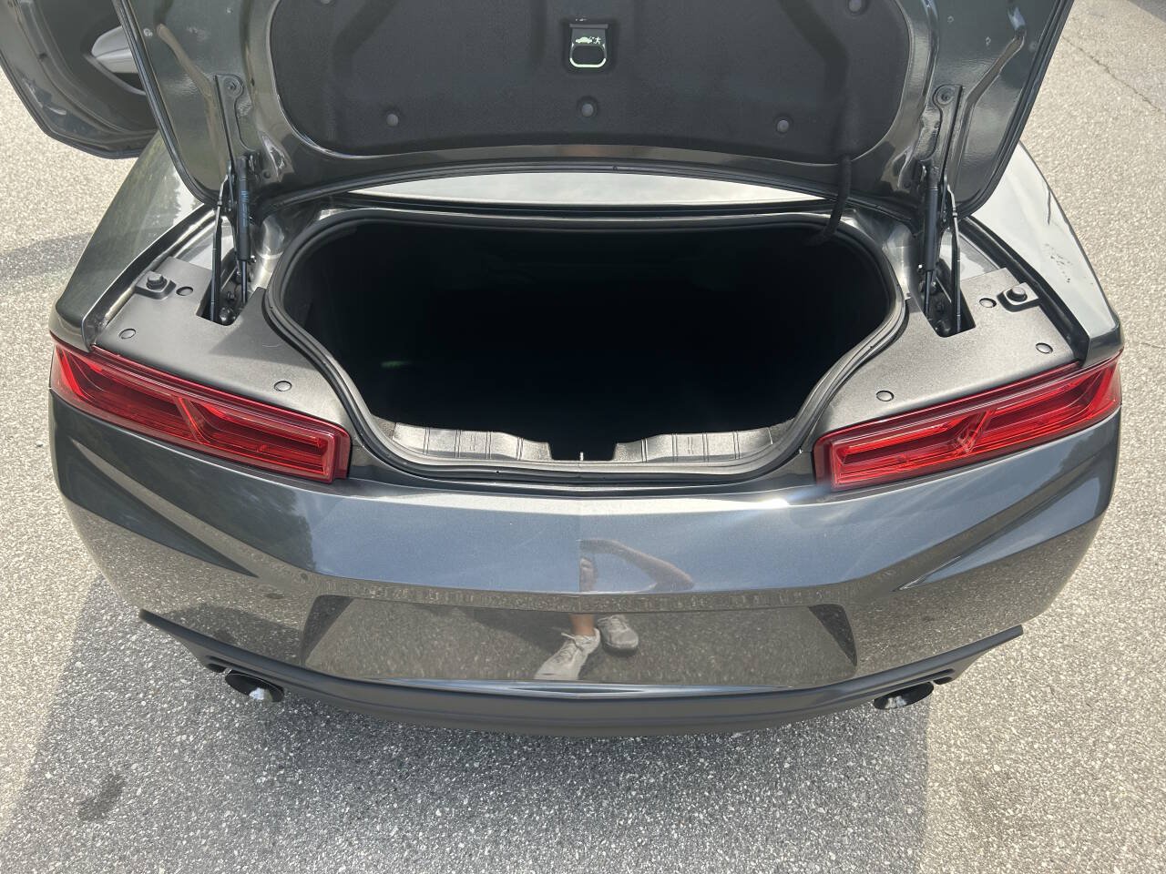 Used 2017 Chevrolet Camaro LT RWD image 17