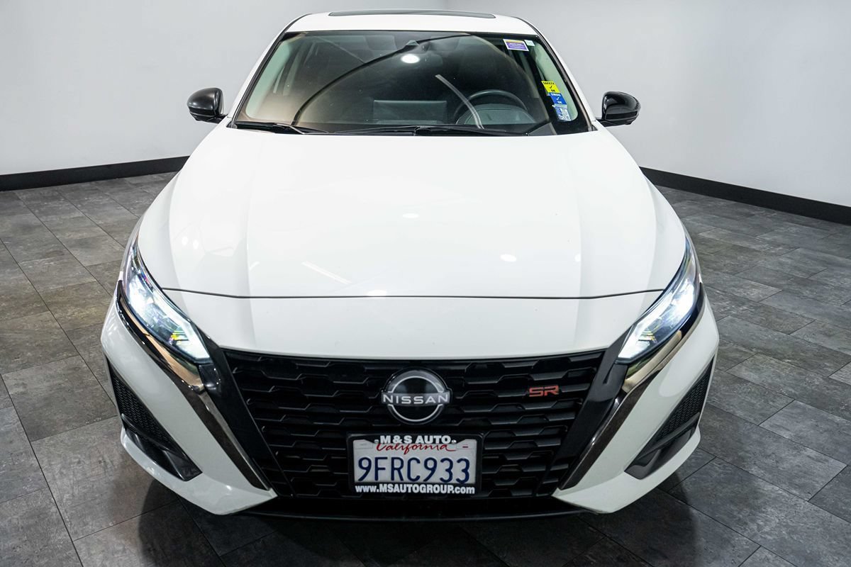 Used 2023 Nissan Altima 2.0 SR FWD image 8