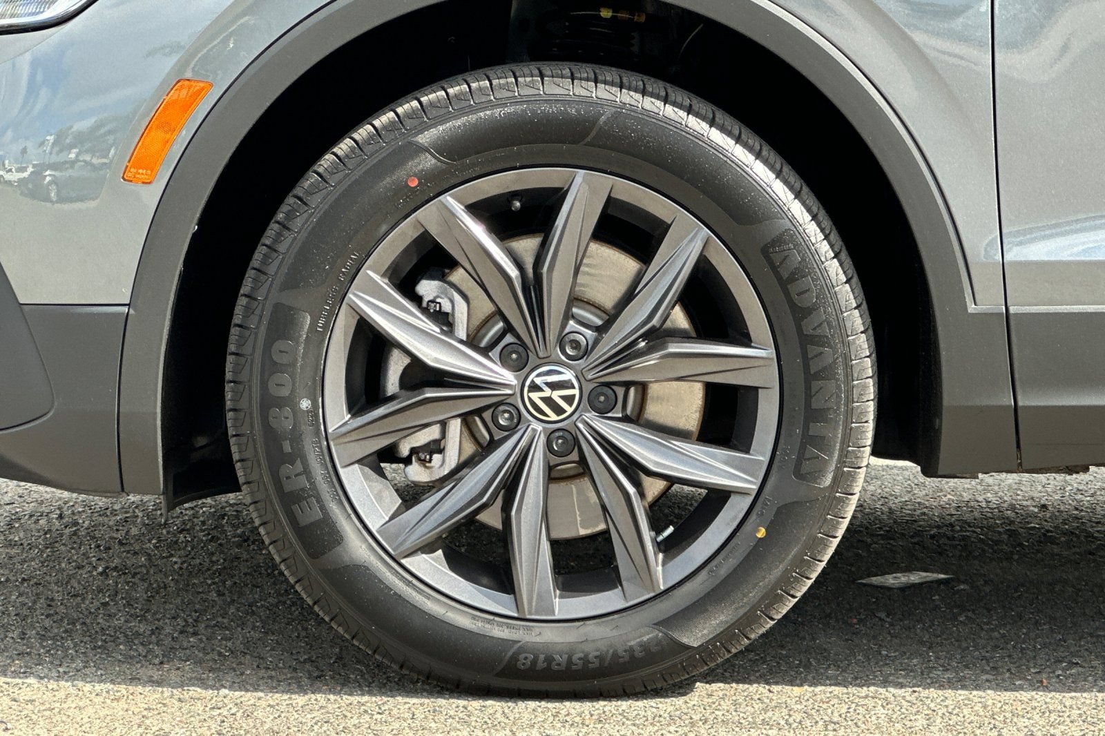 Used 2023 Volkswagen Tiguan SE w/ Panoramic Sunroof Package FWD image 26