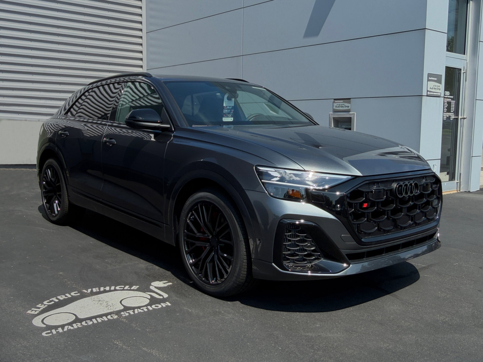 New 2026 Audi SQ8 Prestige AWD/4WD image 7