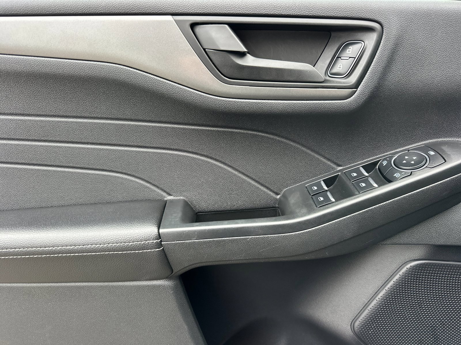 Used 2023 Ford Escape Active image 11