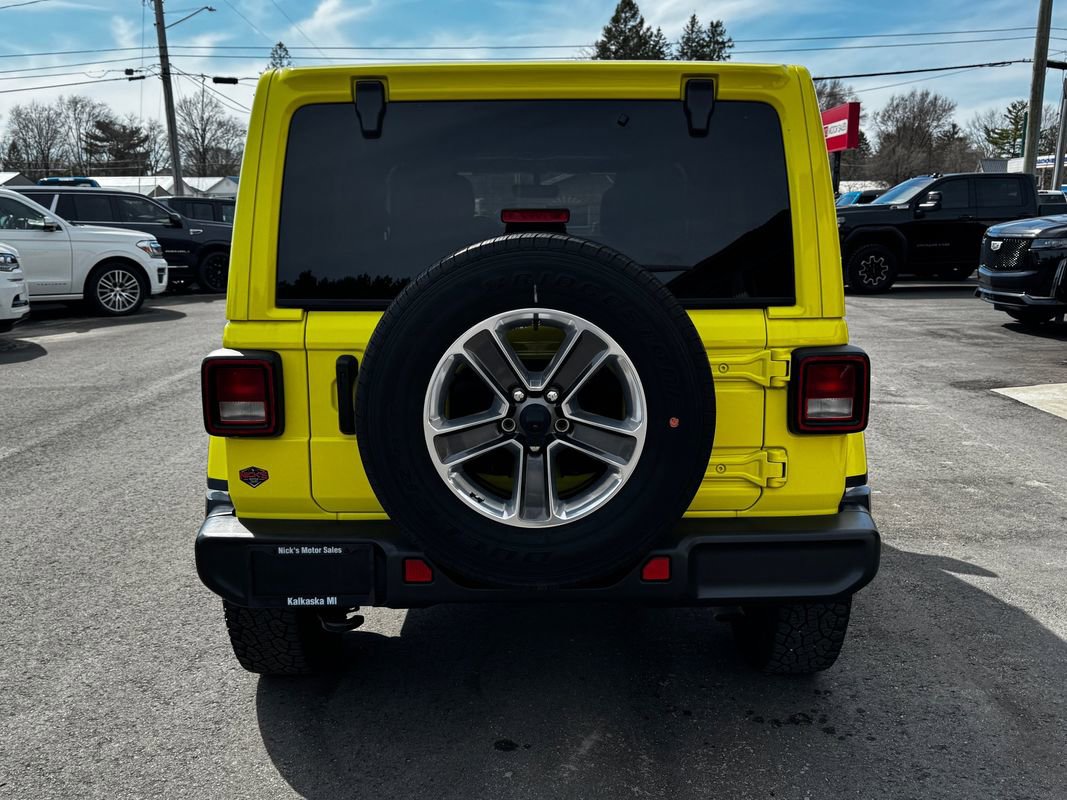 Used 2023 Jeep Wrangler Unlimited Sahara AWD/4WD image 4