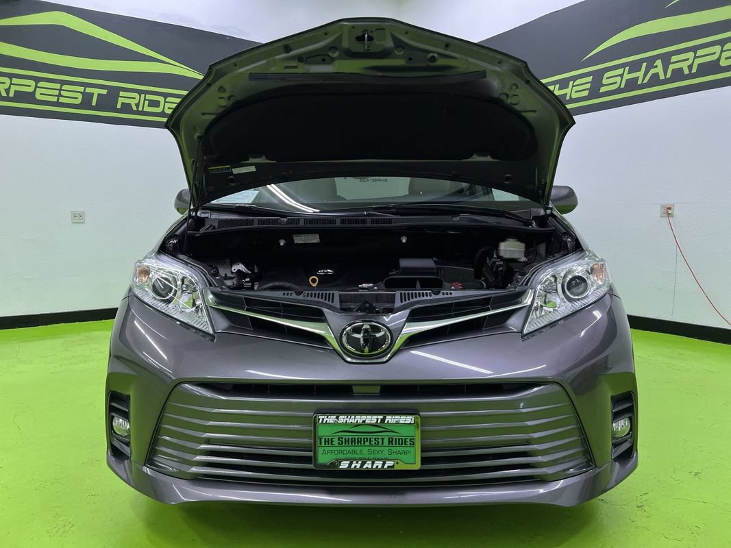 Used 2018 Toyota Sienna XLE w/ XLE Navigation Package AWD/4WD image 4