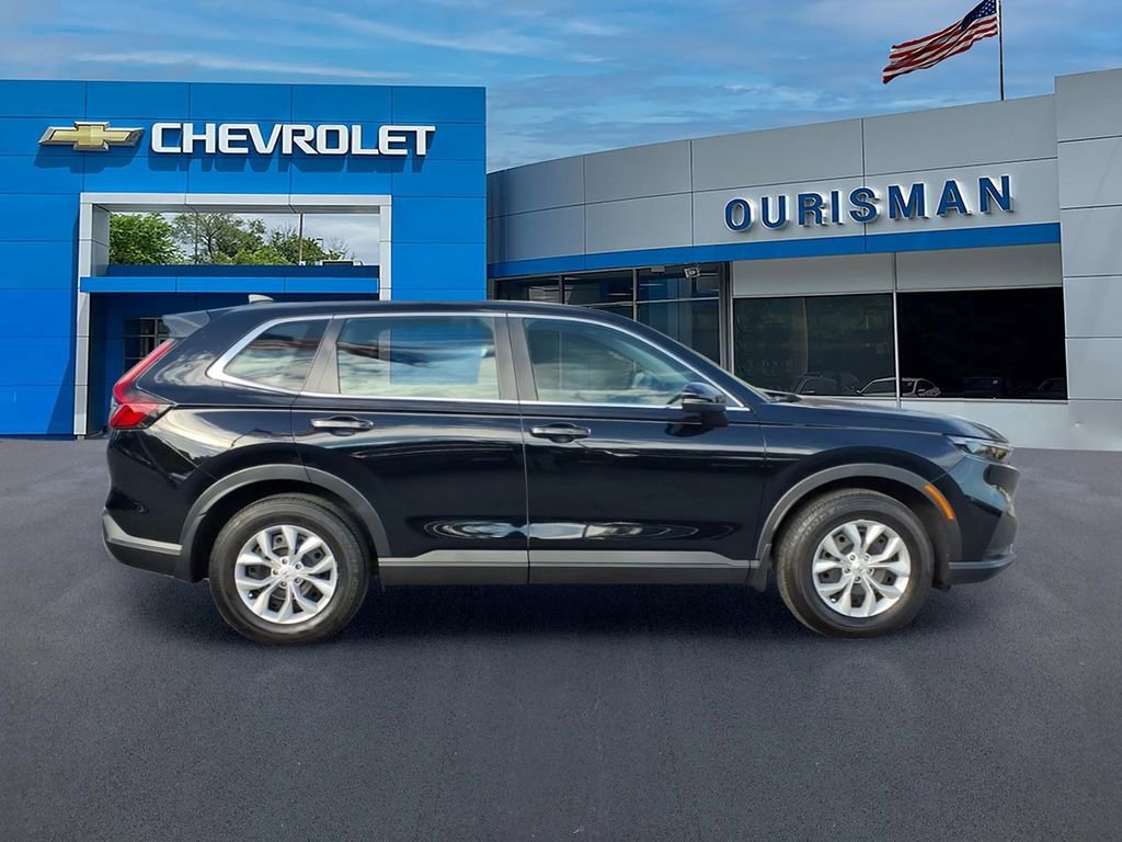 Used 2023 Honda CR-V LX image 2