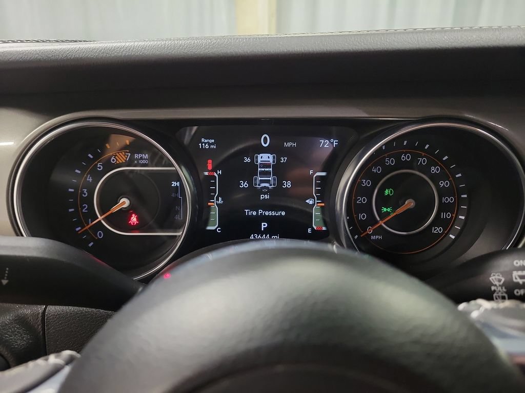 Used 2023 Jeep Wrangler Unlimited Sahara AWD/4WD image 27