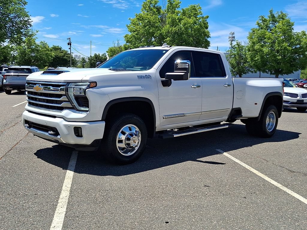 Used 2024 Chevrolet Silverado 3500 High Country w/ High Country Premium Package AWD/4WD image 6