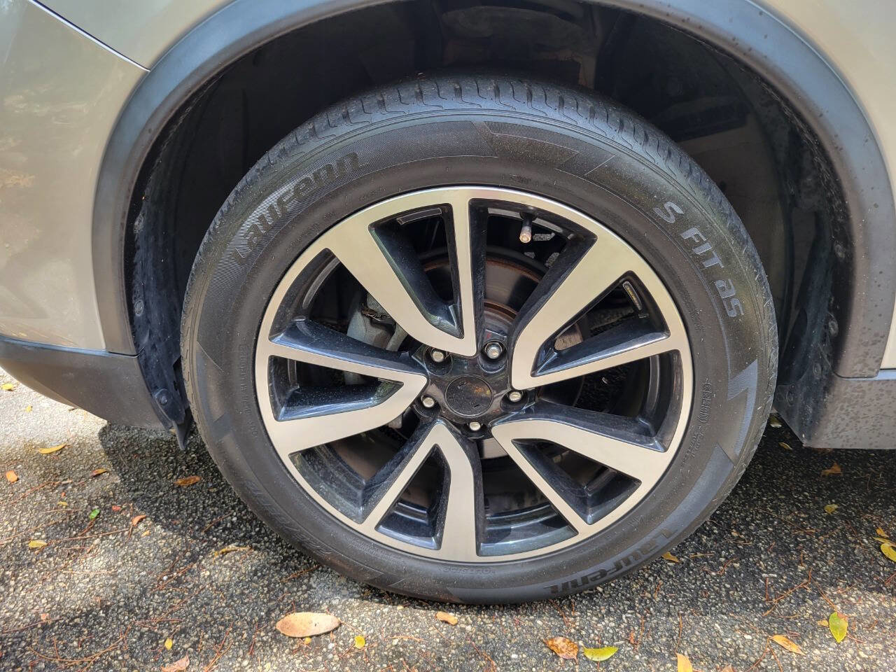 Used 2019 Nissan Rogue SL AWD/4WD image 16