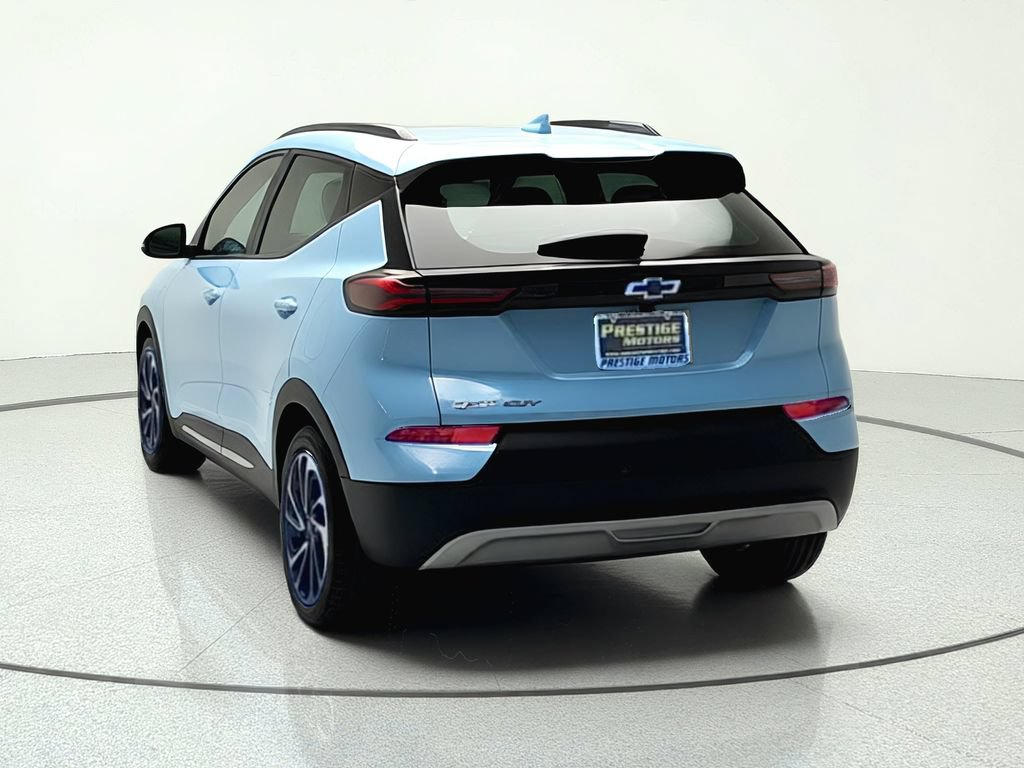 Used 2023 Chevrolet Bolt EUV Premier w/ Sun & Sound Package FWD image 6