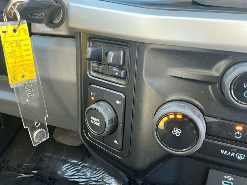 Used 2025 Ford F250 XLT w/ FX4 Off-Road Package AWD/4WD image 19