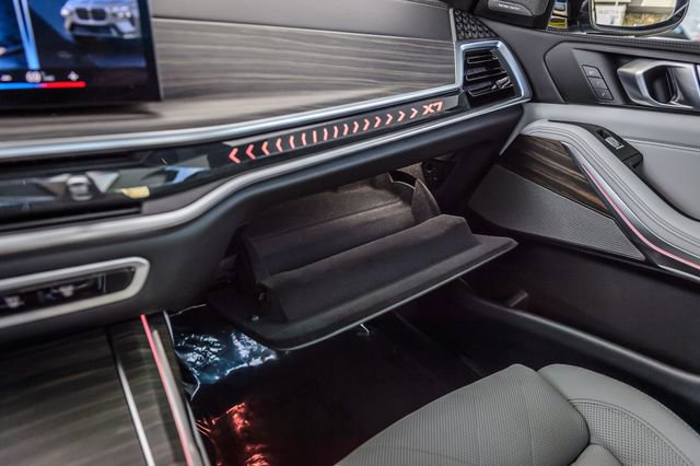Used 2023 BMW X7 xDrive40i w/ M Sport Package image 39