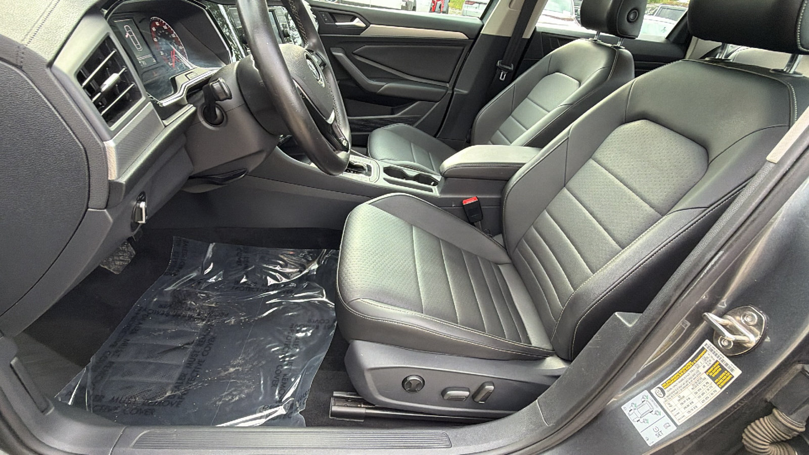 Used 2021 Volkswagen Jetta SE FWD image 15