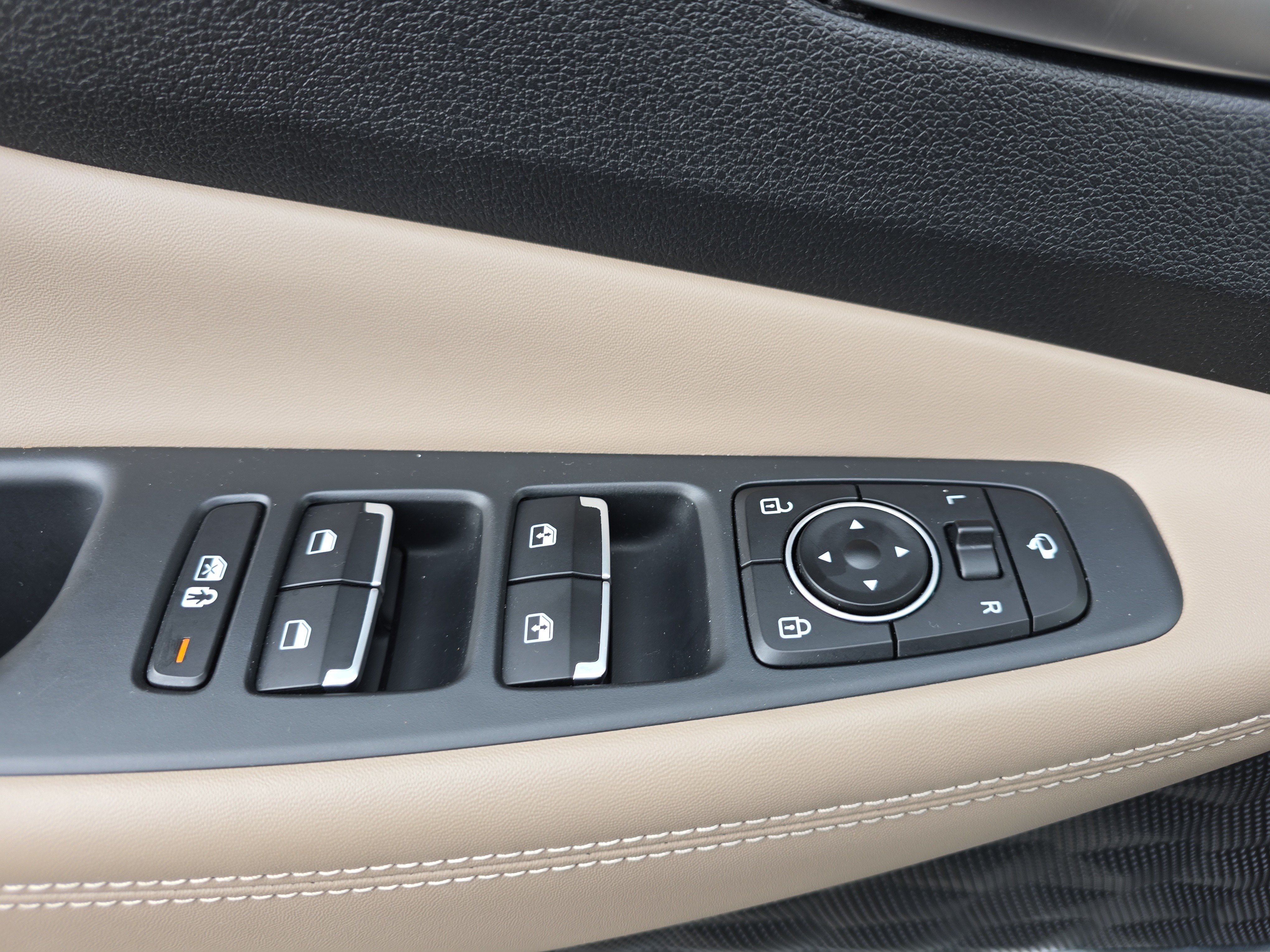 Used 2021 Hyundai Santa Fe Limited FWD image 20