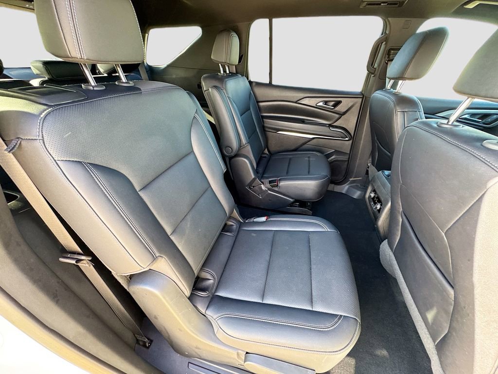Used 2025 Chevrolet Traverse LT w/ Sun and Wheel Package image 27