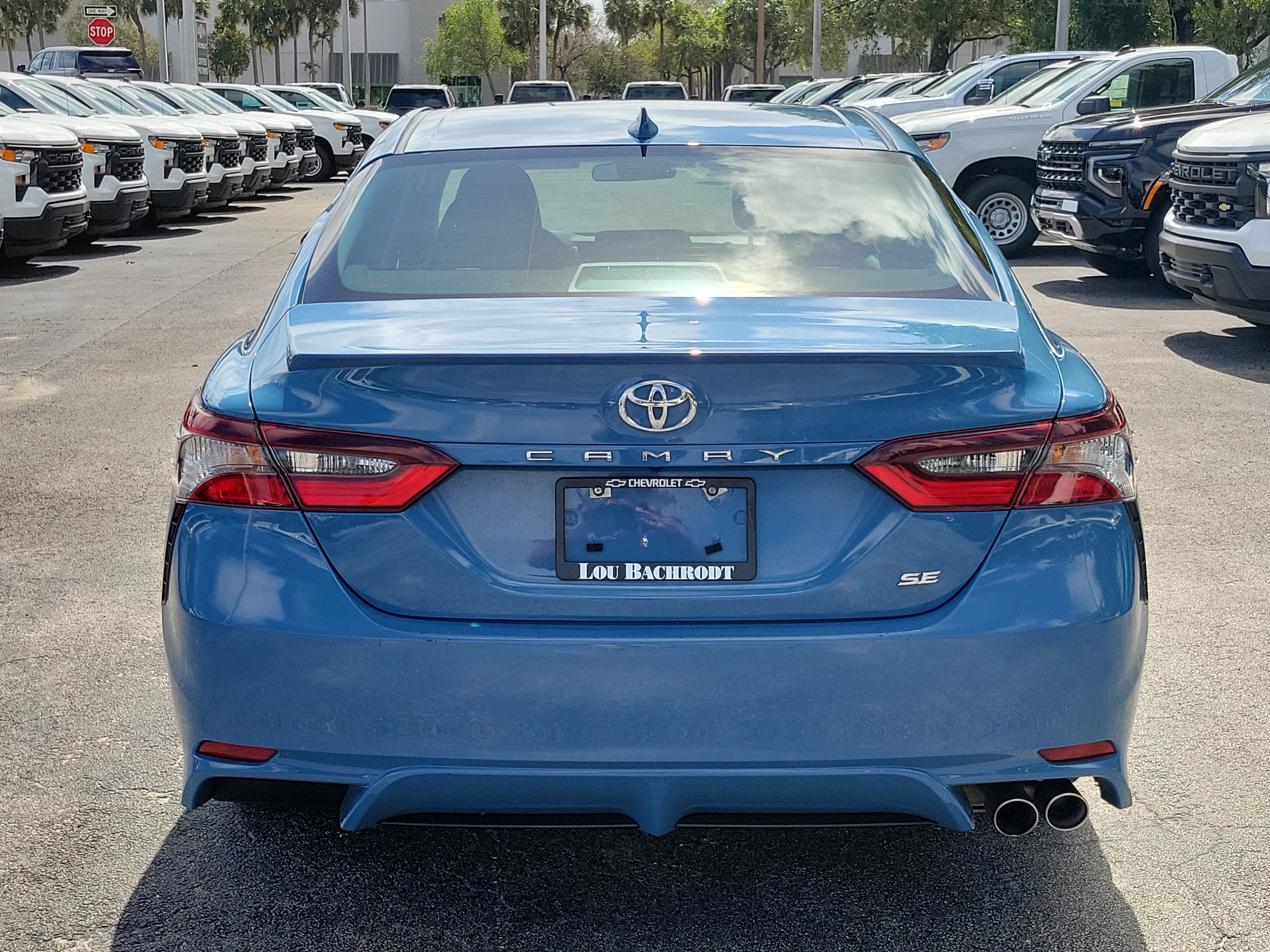 Used 2024 Toyota Camry SE image 6