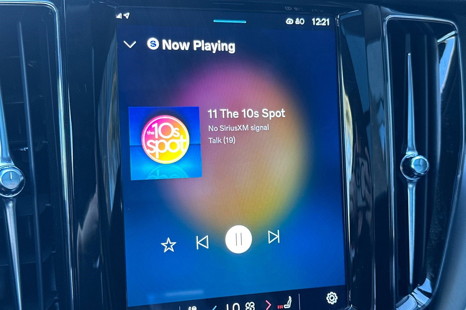 Used 2025 Volvo XC60 B5 Core image 24