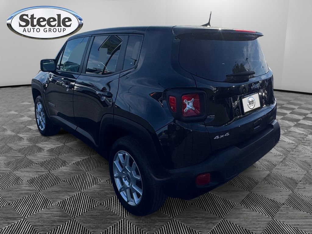 Used 2023 Jeep Renegade Latitude image 3