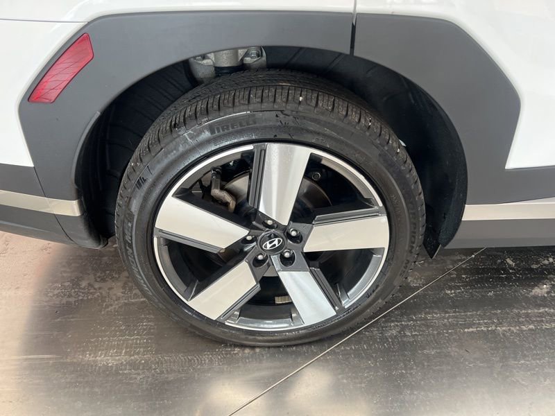 Used 2025 Hyundai Santa Fe Limited AWD/4WD image 10