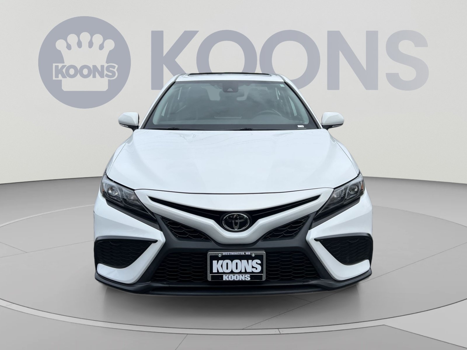 Used 2023 Toyota Camry SE w/ Cold Weather Package FWD image 11