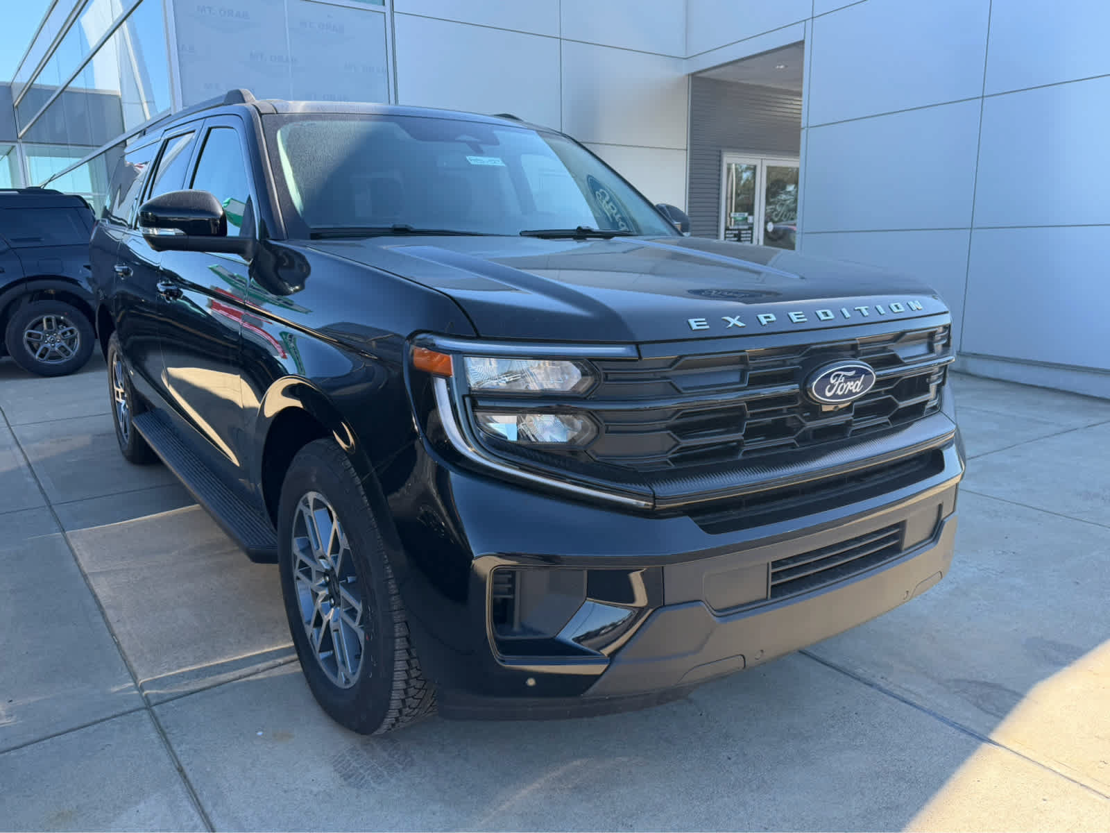New 2026 Ford Expedition Max Active AWD/4WD image 2
